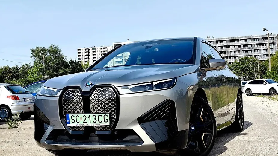 BMW iX iX xDrive40 76.6kWh Signature