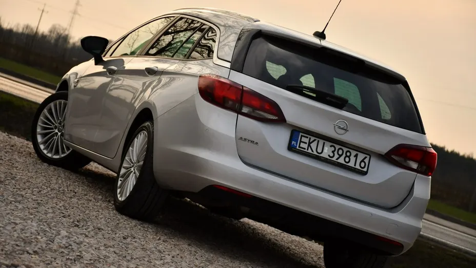 OPEL Astra -