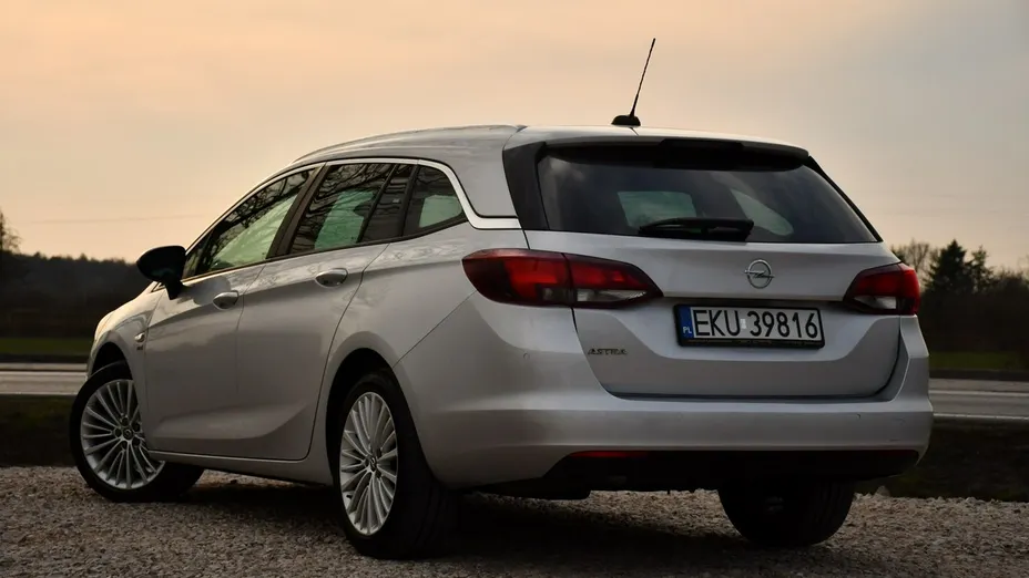 OPEL Astra -