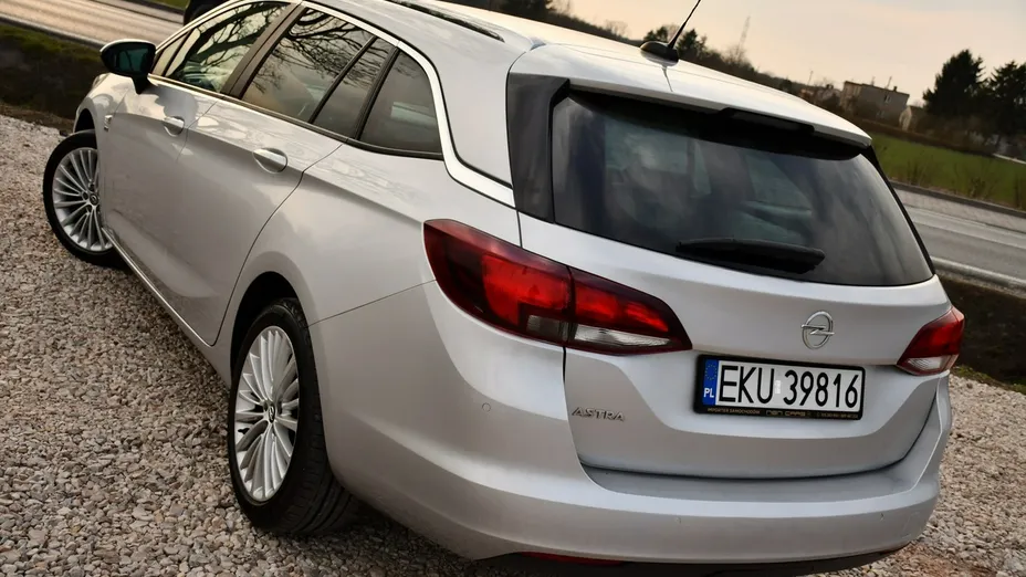 OPEL Astra -