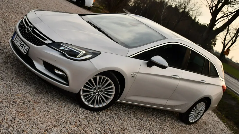 OPEL Astra -