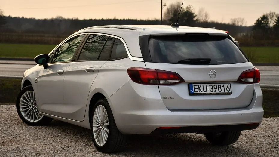 OPEL Astra -