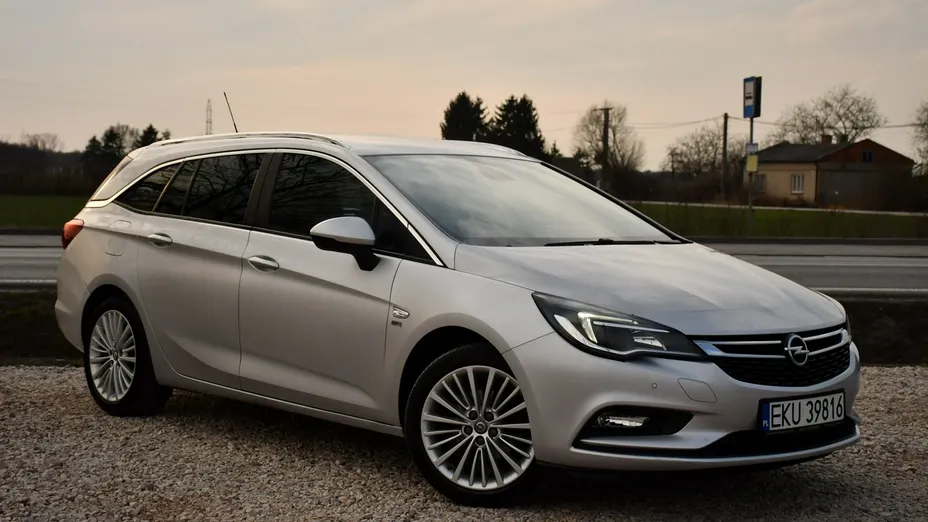 OPEL Astra -