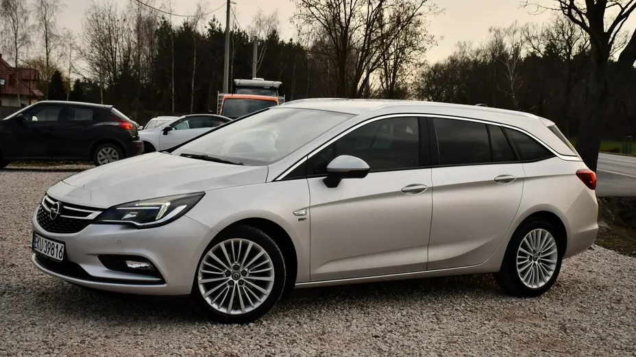 OPEL Astra -