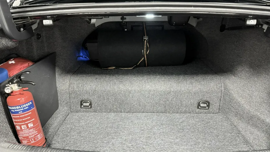 VOLKSWAGEN Jetta -
