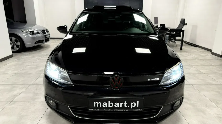 VOLKSWAGEN Jetta -