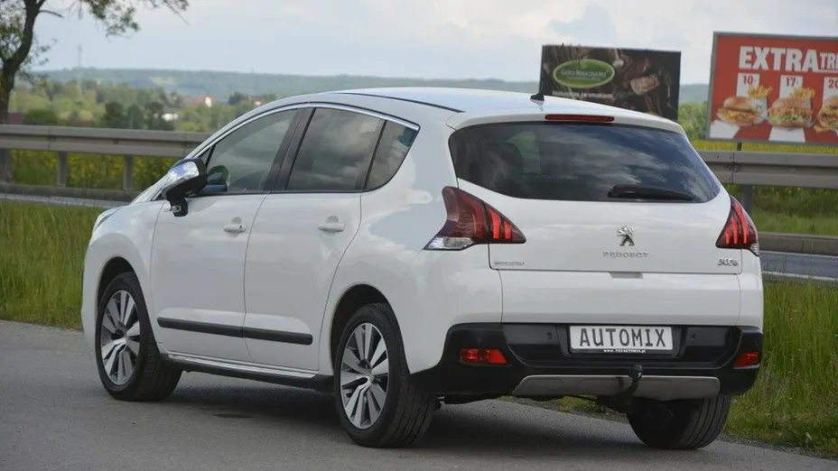 PEUGEOT 3008 -