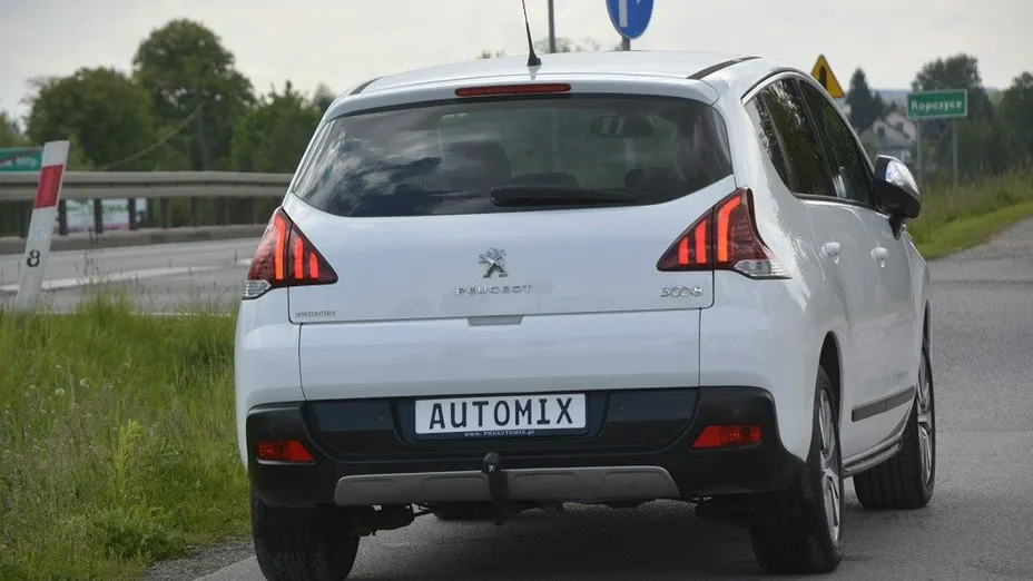 PEUGEOT 3008 -