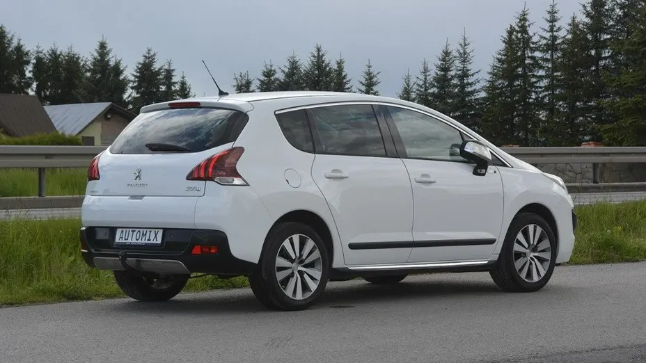 PEUGEOT 3008 -