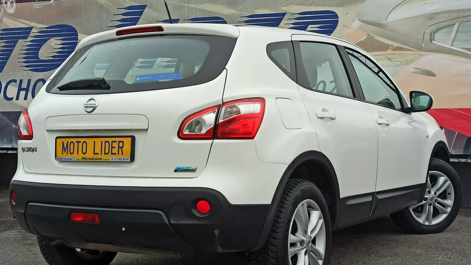 NISSAN Qashqai -