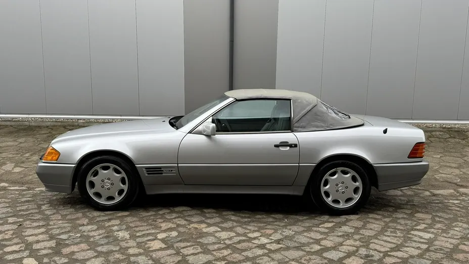 MERCEDES-BENZ SL -