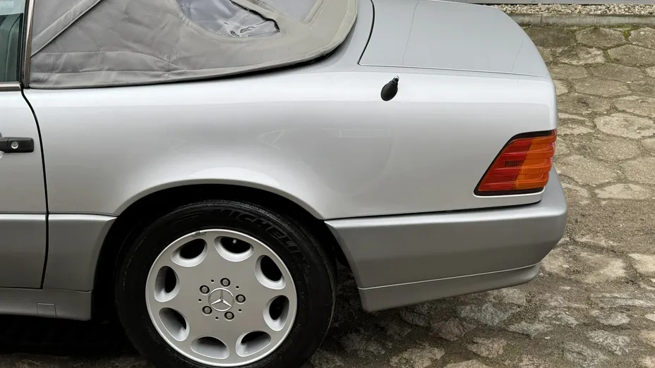 MERCEDES-BENZ SL -