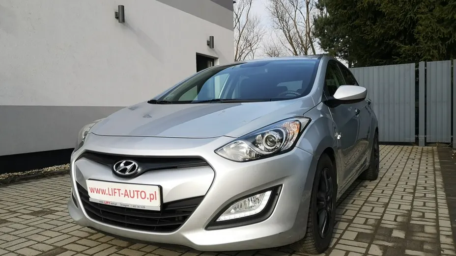 HYUNDAI i30 -