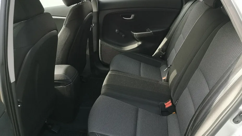 HYUNDAI i30 -