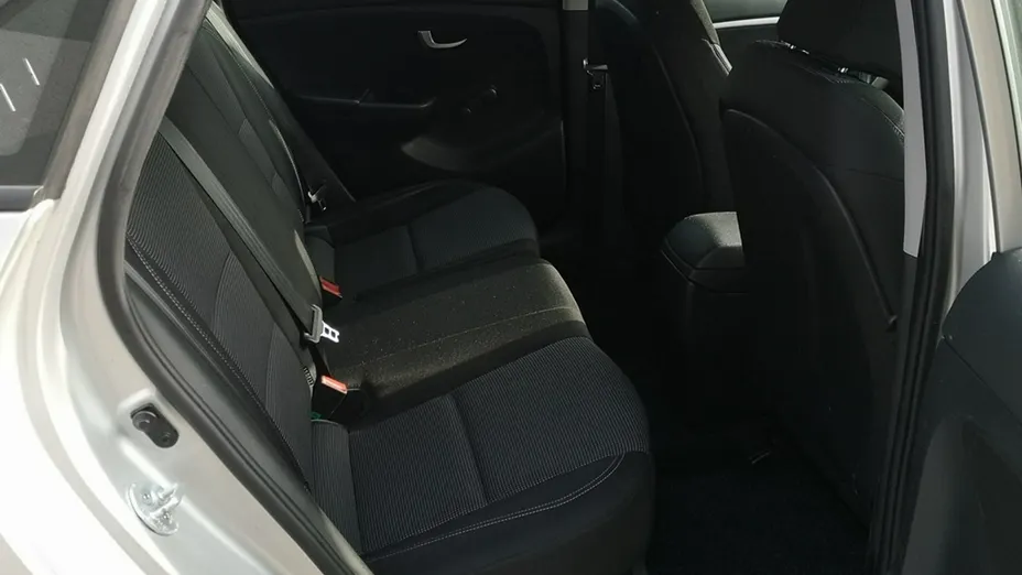 HYUNDAI i30 -