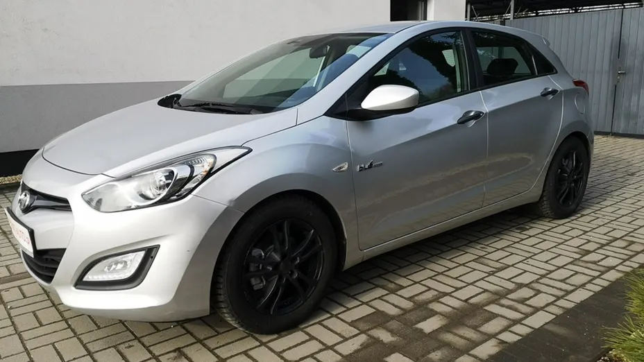 HYUNDAI i30 -