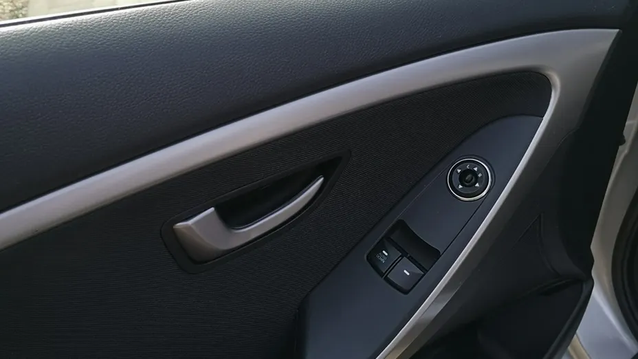 HYUNDAI i30 -
