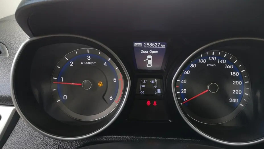 HYUNDAI i30 -