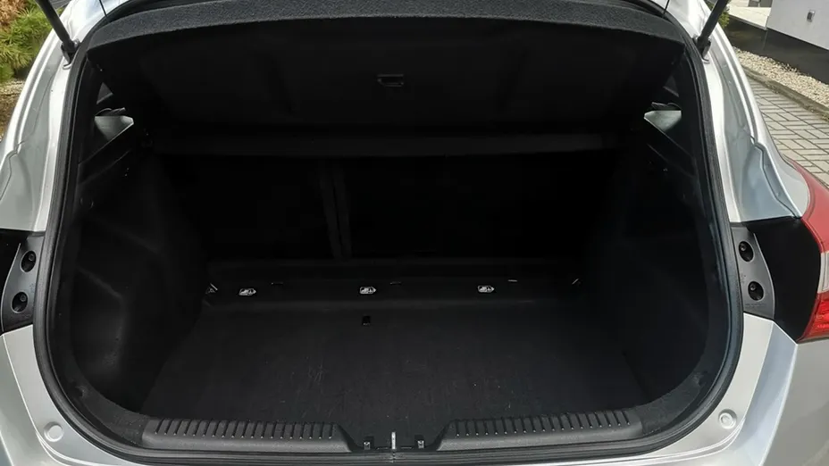 HYUNDAI i30 -