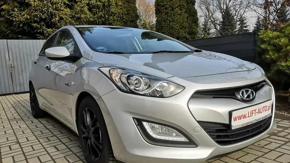HYUNDAI i30 -