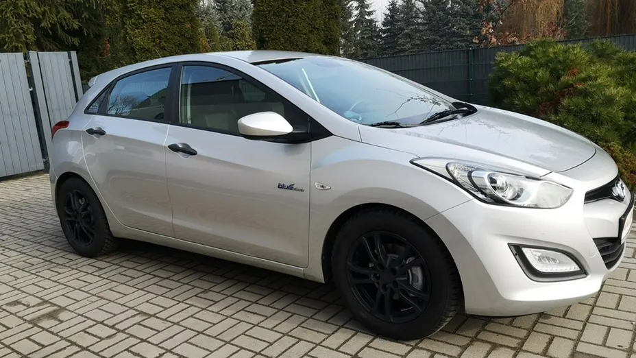 HYUNDAI i30 -