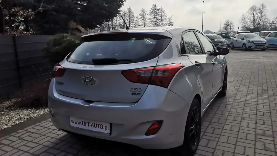 HYUNDAI i30 -