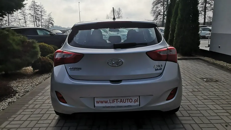 HYUNDAI i30 -