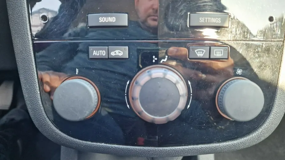 OPEL Corsa -