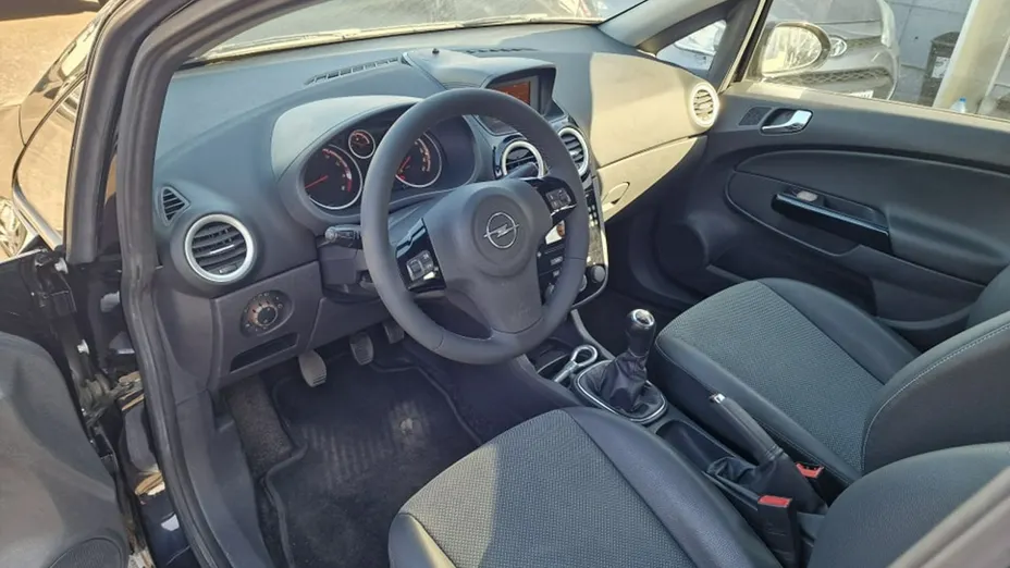 OPEL Corsa -