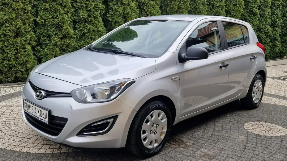 HYUNDAI i20 -