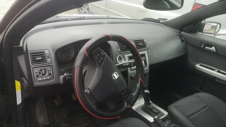 VOLVO V50 -