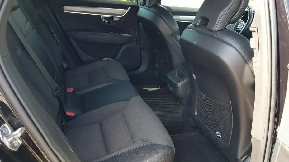 VOLVO V90 -