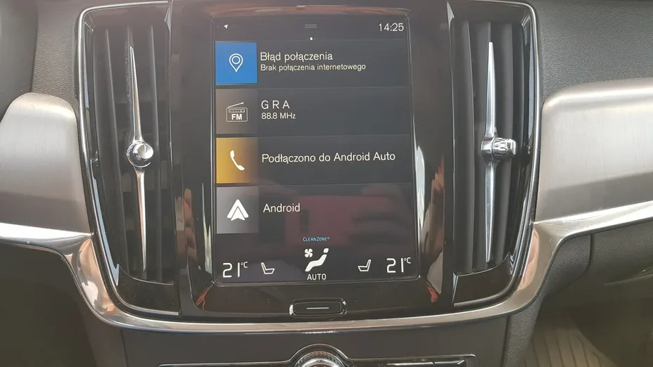 VOLVO V90 -