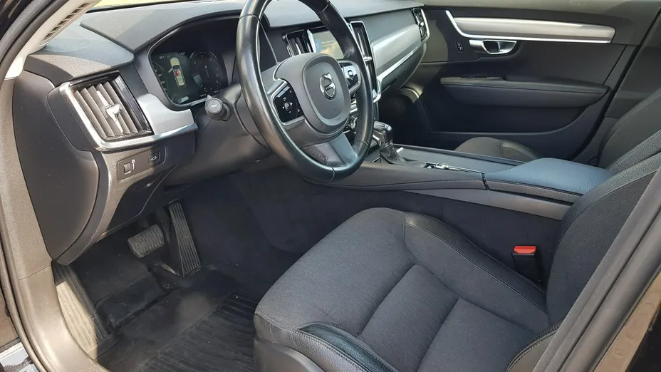 VOLVO V90 -