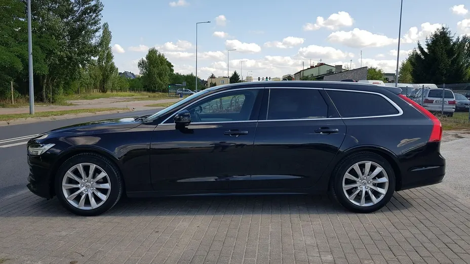 VOLVO V90 -