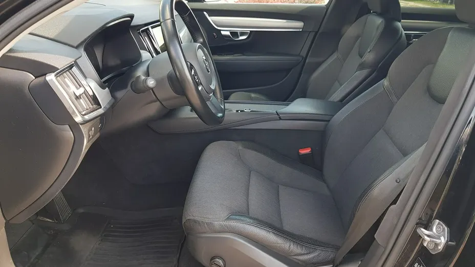 VOLVO V90 -