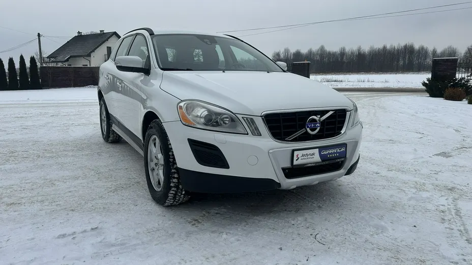 VOLVO XC60 -