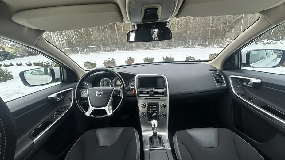 VOLVO XC60 -