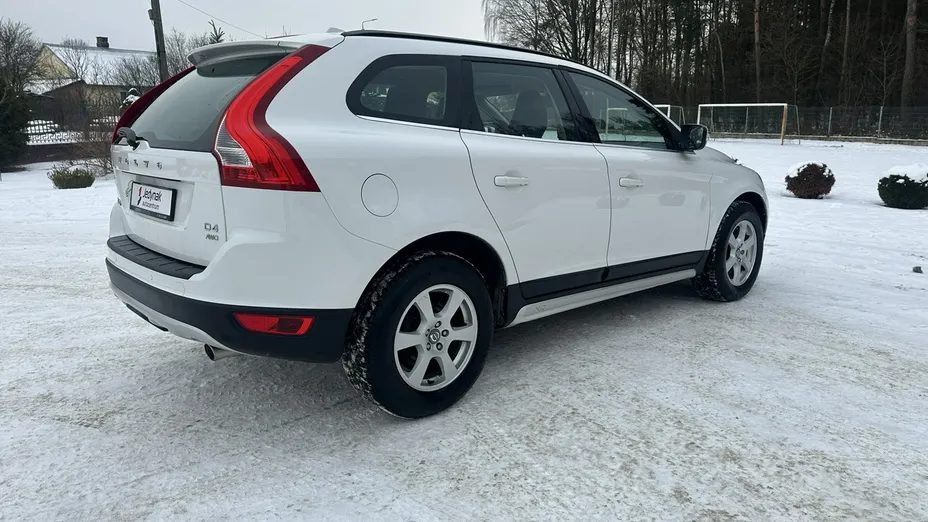 VOLVO XC60 -