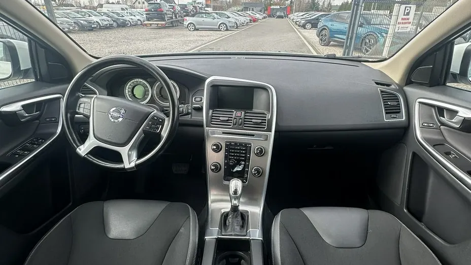 VOLVO XC60 -