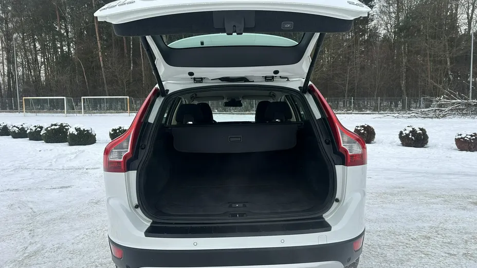 VOLVO XC60 -