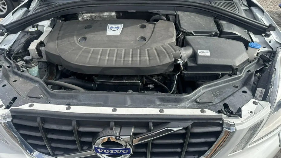 VOLVO XC60 -