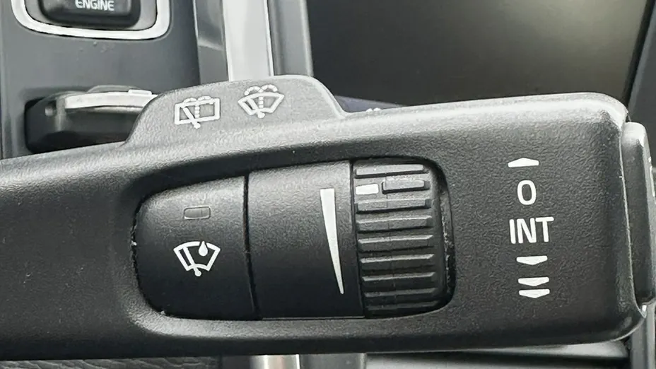 VOLVO XC60 -