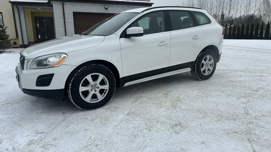VOLVO XC60 -