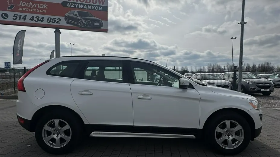 VOLVO XC60 -
