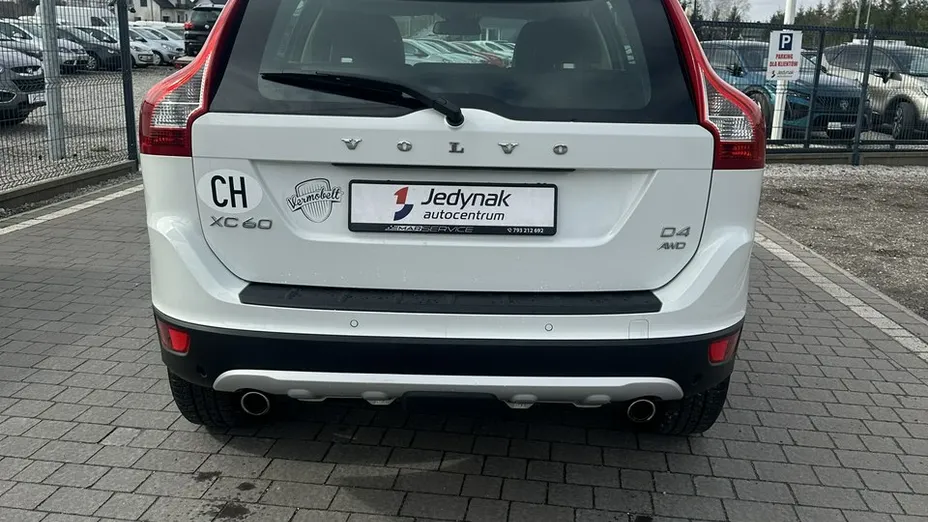 VOLVO XC60 -