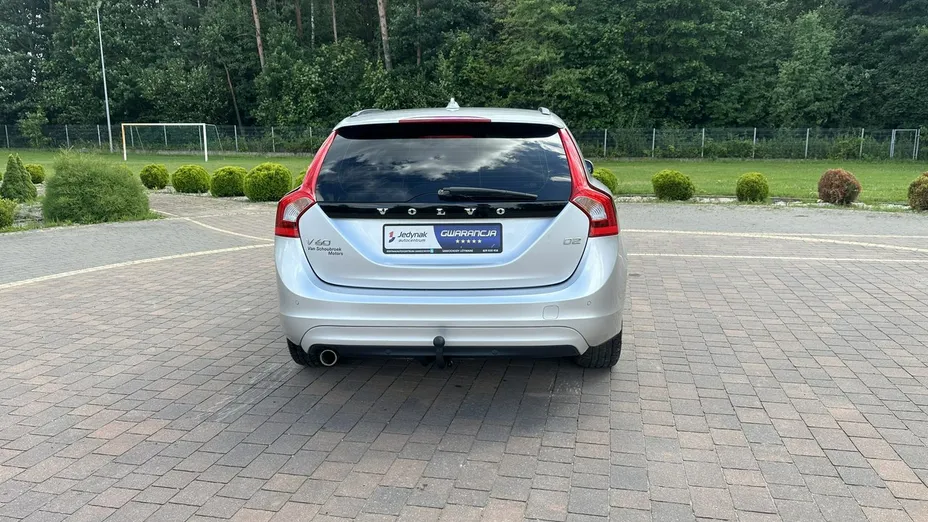 VOLVO V60 -
