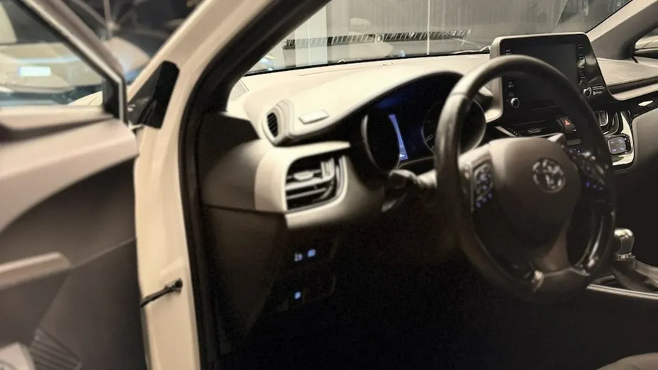 TOYOTA C-HR -