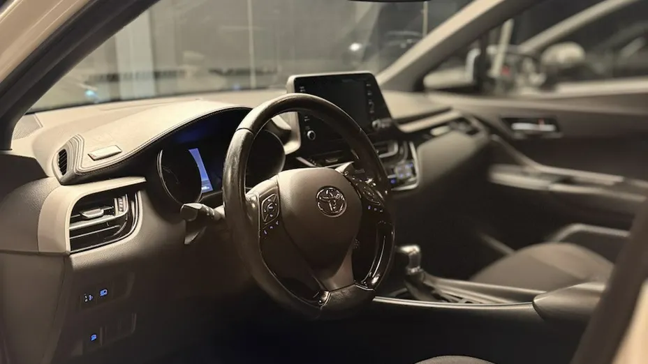 TOYOTA C-HR -