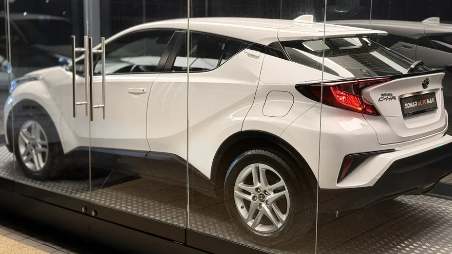 TOYOTA C-HR -